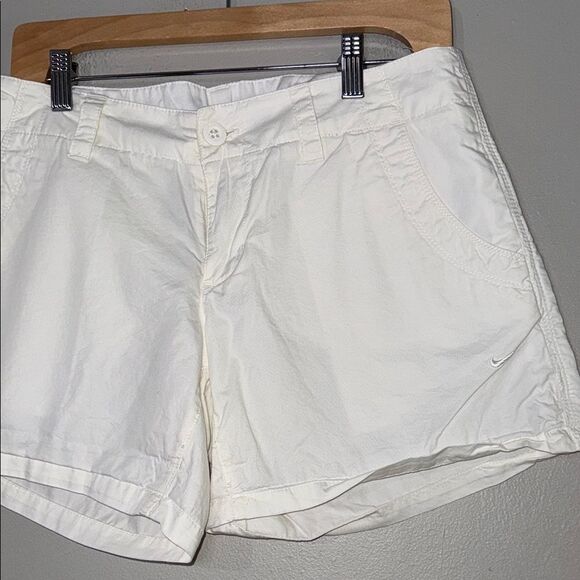Nike White Athletic Shorts for Active Performance - Picture 5 of 8